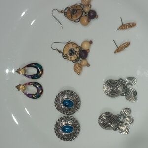 Price🔽Vintage Lot of Earrings